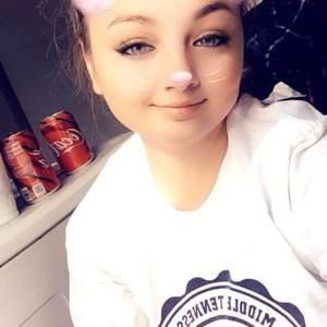 Meet your Posher, Kayla